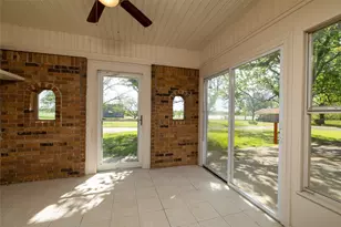 3744 N Weaver St, Gainesville, TX 76240 - Photo 16