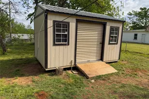 627 E Woodard St, Denison, TX 75021 - Photo 8