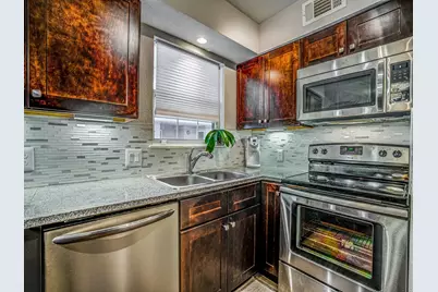 4303 Buena Vista Street #203, Dallas, TX 75205 - Photo 4