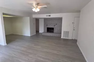 9804 Sophora Cir, Dallas, TX 75249 - Photo 10