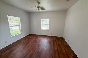 114 E Hull St, Denison, TX 75021 - Photo 12