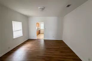 114 E Hull St, Denison, TX 75021 - Photo 6