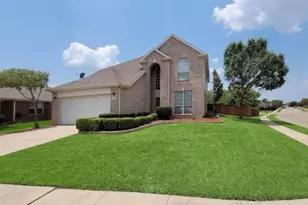 2752 Stallion Dr, Little Elm, TX 75068 - Photo 2