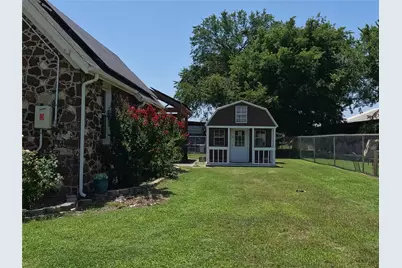 3902 Highway 82, Gainesville, TX 76240 - Photo 14