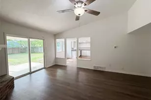 913 Jayellen Ct, Burleson, TX 76028 - Photo 6