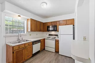 2710 Wimbledon Ct, Garland, TX 75041 - Photo 10