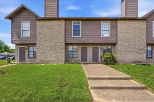 2710 Wimbledon Ct, Garland, TX 75041 - Photo 2