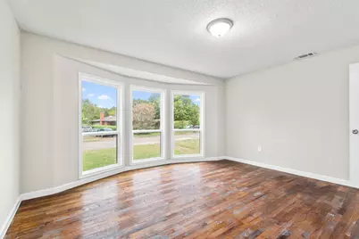 2336 Glencrest Drive, Fort Worth, TX 76119 - Photo 12