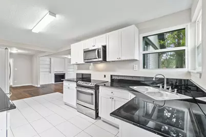 2336 Glencrest Drive, Fort Worth, TX 76119 - Photo 8