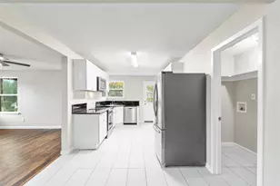 2336 Glencrest Dr, Fort Worth, TX 76119 - Photo 6