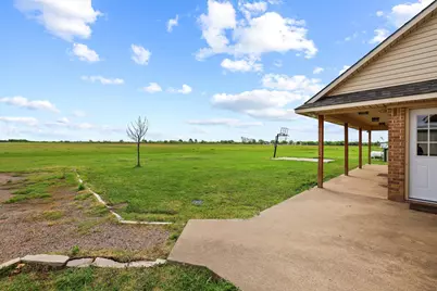 386 Scoggins Road, Tioga, TX 76271 - Photo 24