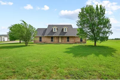 386 Scoggins Road, Tioga, TX 76271 - Photo 2