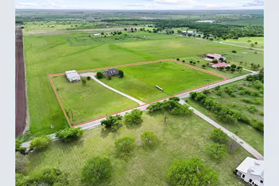 386 Scoggins Road, Tioga, TX 76271 - Photo 2