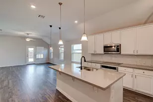 137 Rio Trinidad Dr, Fort Worth, TX 76120 - Photo 8