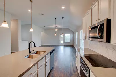 137 Rio Trinidad Drive, Fort Worth, TX 76120 - Photo 6