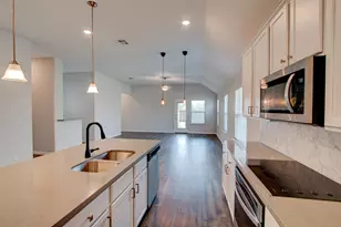 137 Rio Trinidad Dr, Fort Worth, TX 76120 - Photo 6