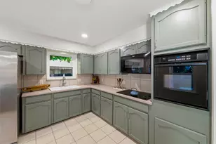 514 Huntingdon Ct, Irving, TX 75061 - Photo 6