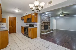 728 NW Douglas St, Burleson, TX 76028 - Photo 8