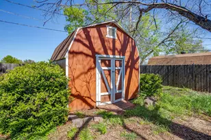 728 NW Douglas St, Burleson, TX 76028 - Photo 30