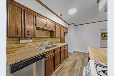 3205 Harvard Street N, Irving, TX 75062 - Photo 6