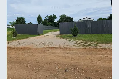 130 Trails End Circle, Millsap, TX 76066 - Photo 2