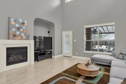 8631 Lohr Valley Road, Irving, TX 75063 - Photo 12