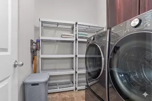 8631 Lohr Valley Rd, Irving, TX 75063 - Photo 18