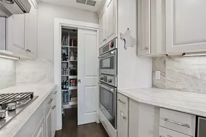 411 W 7th Street #1005, Fort Worth, TX 76102 - Photo 8