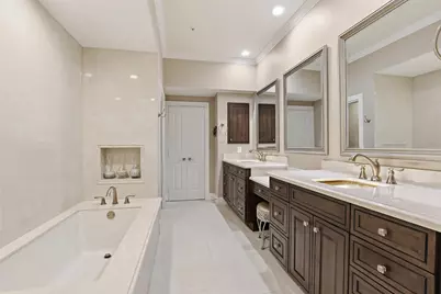 411 W 7th Street #1005, Fort Worth, TX 76102 - Photo 24