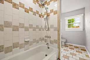 203 S Lancaster St, Granbury, TX 76048 - Photo 26