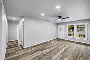 203 S Lancaster St, Granbury, TX 76048 - Photo 14