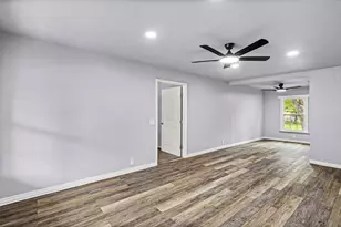 203 S Lancaster St, Granbury, TX 76048 - Photo 8