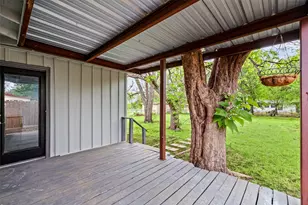 203 S Lancaster St, Granbury, TX 76048 - Photo 30