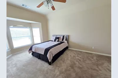 687 Morgan Drive, Grand Prairie, TX 75052 - Photo 14