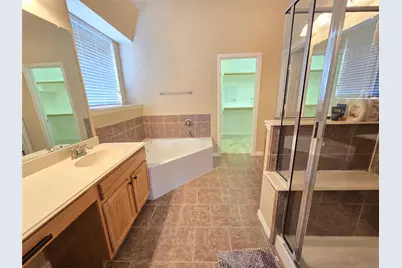 687 Morgan Drive, Grand Prairie, TX 75052 - Photo 12