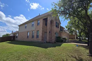 687 Morgan Dr, Grand Prairie, TX 75052 - Photo 2