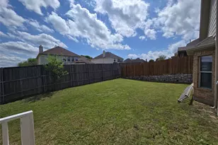 687 Morgan Dr, Grand Prairie, TX 75052 - Photo 34