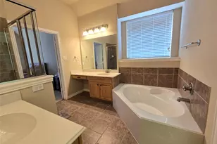 687 Morgan Dr, Grand Prairie, TX 75052 - Photo 16