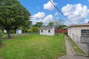 9119 Piper Ln, Dallas, TX 75228 - Photo 16