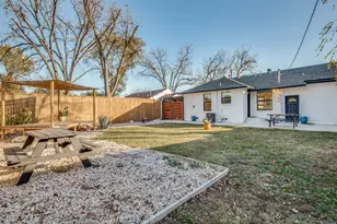 3739 Almazan Dr, Dallas, TX 75220 - Photo 16