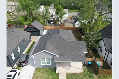 915 E Humbolt Street, Fort Worth, TX 76104 - Photo 2