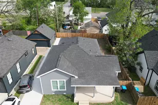 915 E Humbolt St, Fort Worth, TX 76104 - Photo 2