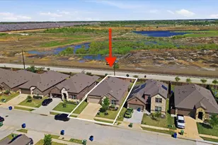 10709 Table Bluff St, Aubrey, TX 76227 - Photo 30