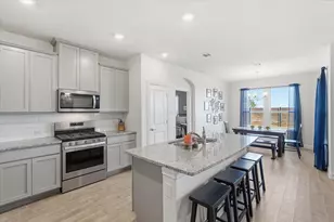 10709 Table Bluff St, Aubrey, TX 76227 - Photo 8