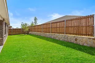 529 Marsh St, Cleburne, TX 76033 - Photo 6