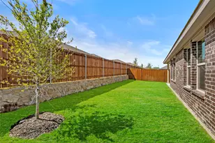 529 Marsh St, Cleburne, TX 76033 - Photo 4