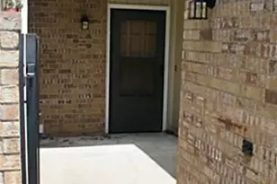 2714 Creekwood Ct, Carrollton, TX 75006 - Photo 2