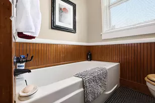 304 E 9th St, Bonham, TX 75418 - Photo 24