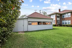 304 E 9th St, Bonham, TX 75418 - Photo 38