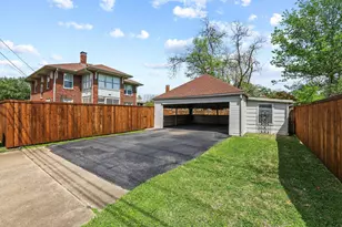 304 E 9th St, Bonham, TX 75418 - Photo 36